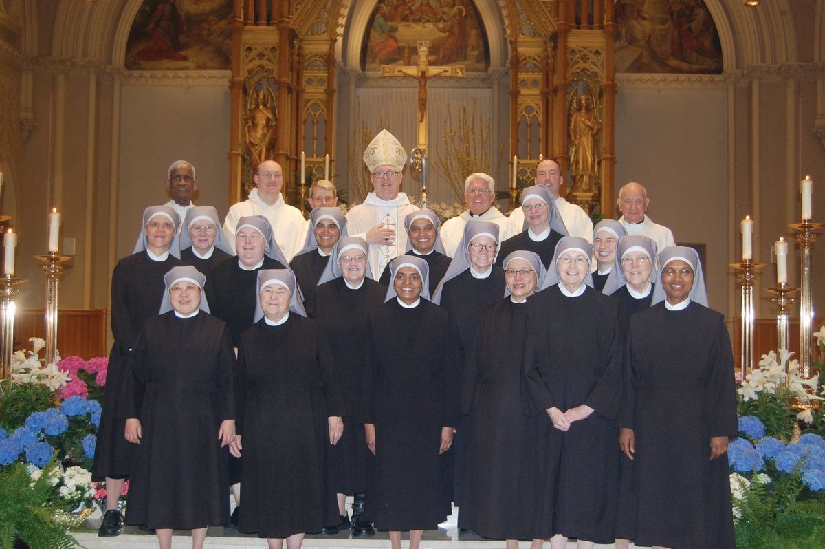 Distinguishing Nuns, Sisters, and Their Distinct Living Arrangements